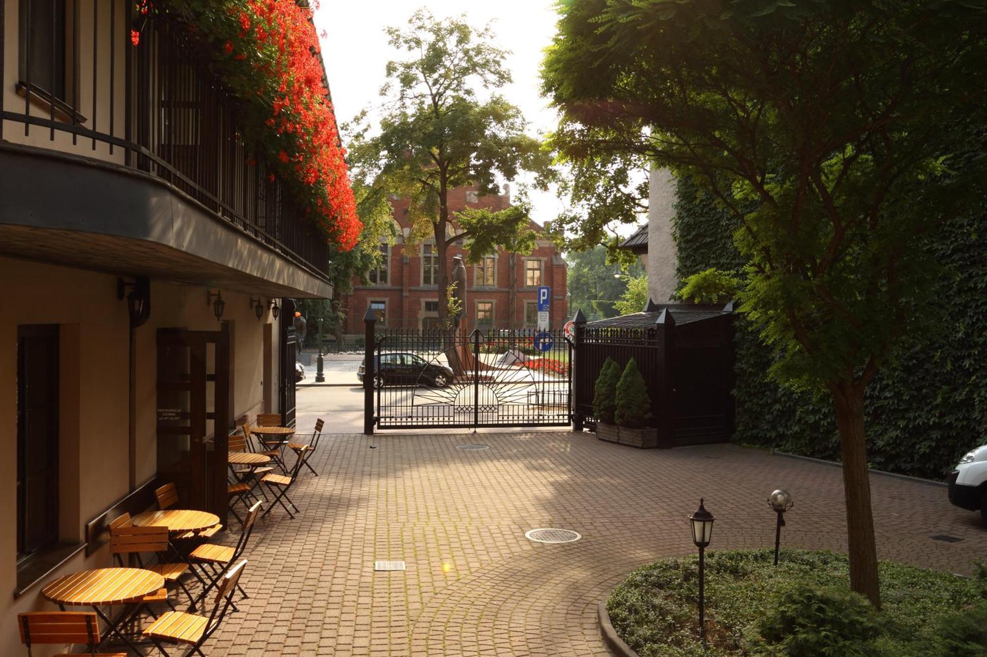 Nobilton Hotel Krasków Exterior foto